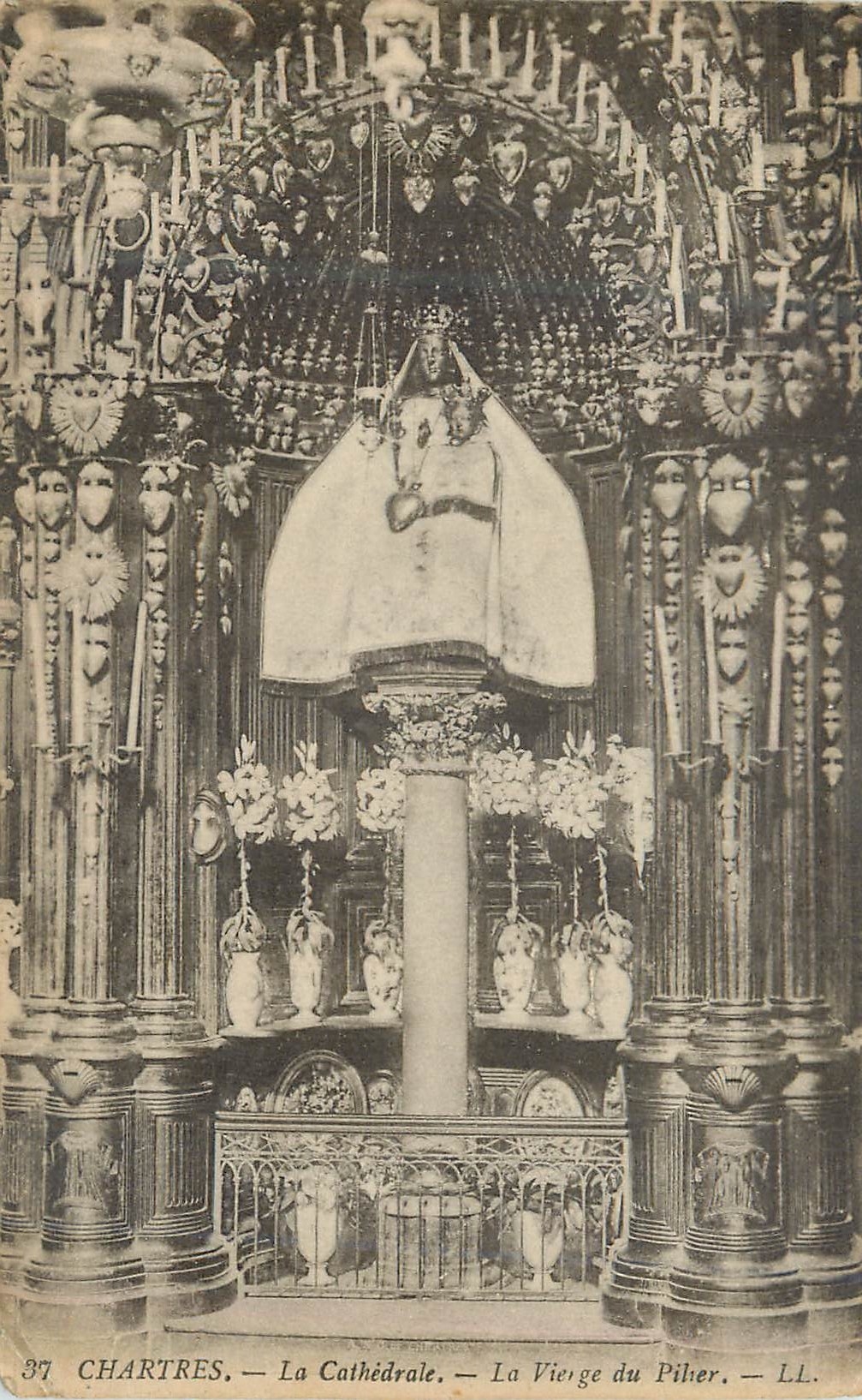 Chartres — La Cathédrale — La Vierge du Pilier — LL. n°37