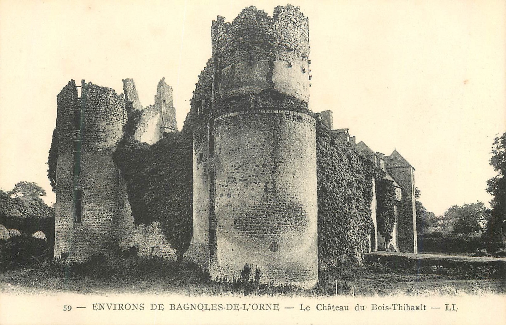 CPA Environs de Bagnoles de l'Orne Le Chateau du Bois Thibault