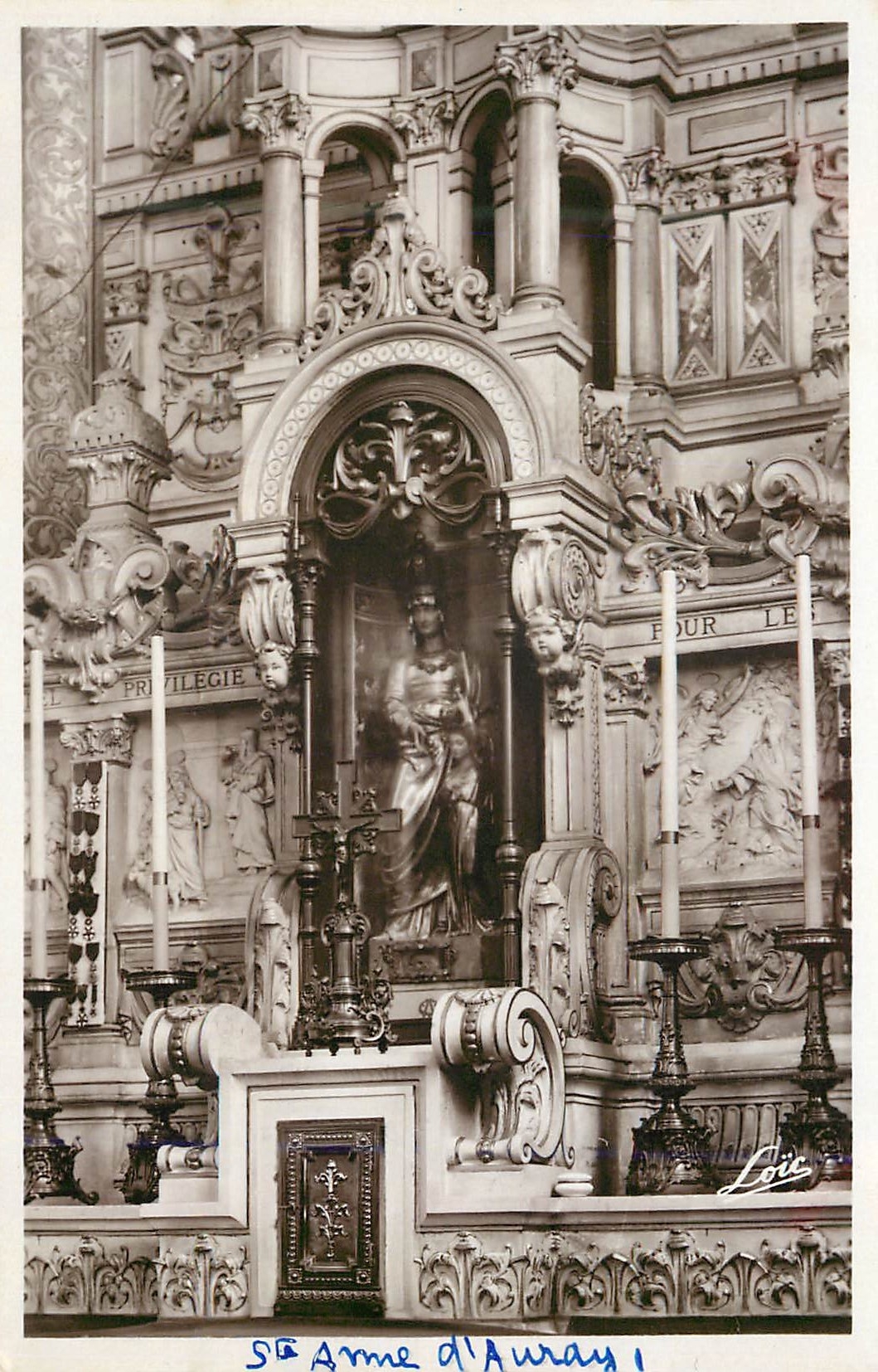 CPM Sainte Anne d'Auray L'Autel Privilegie