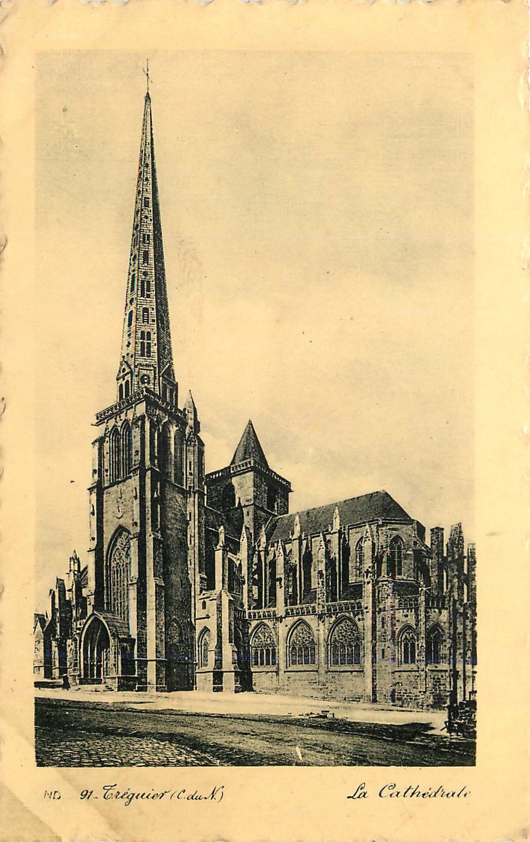 CPA La Cathedrale Traguier