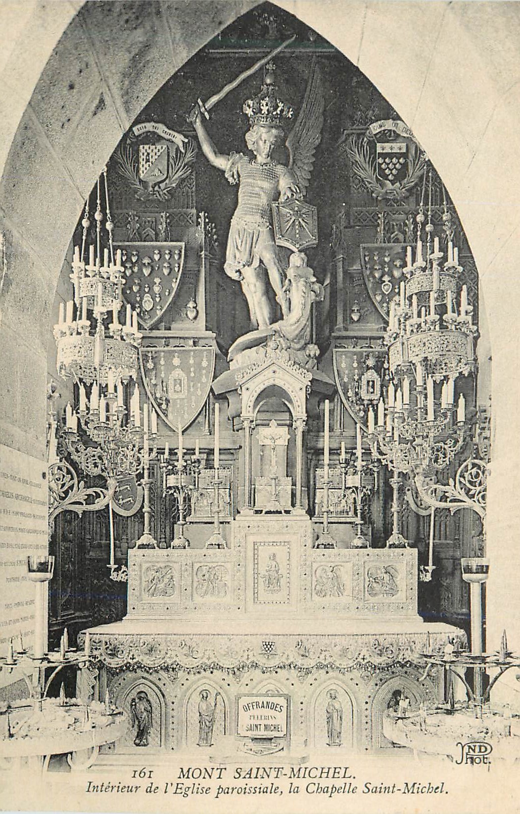 CPA Mont Saint Michel Interieur de l'Eglise Paroissiale la Chapelle Saint Michel