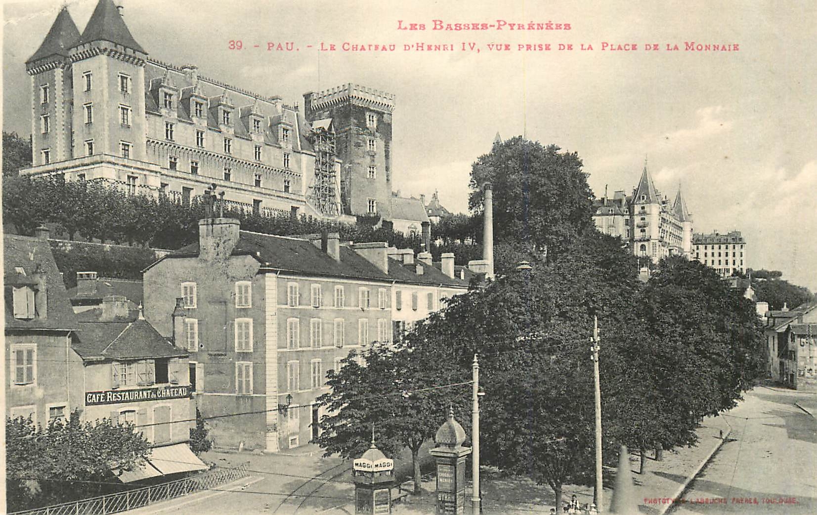 CPA Le Chateau Henri IV vue Prise de la Place de la Monnaie