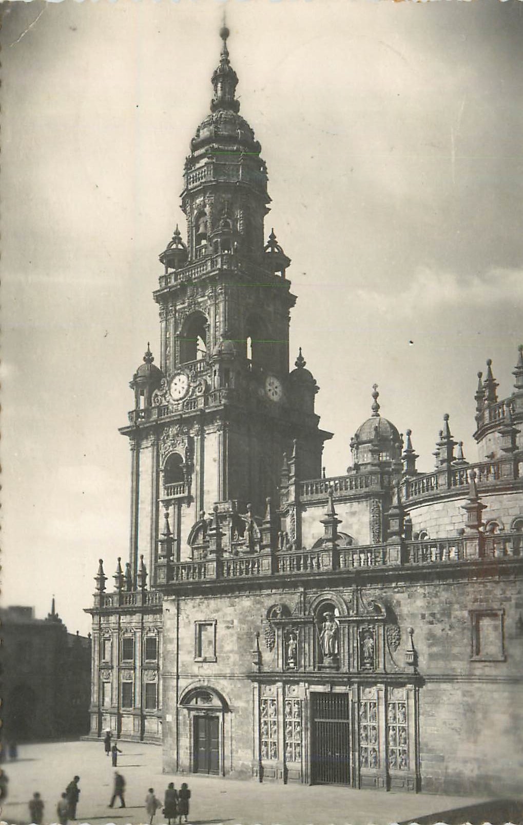 CPM Santiago de Compostela Cathedrale Tour de l'Horloge et Porte Sainte