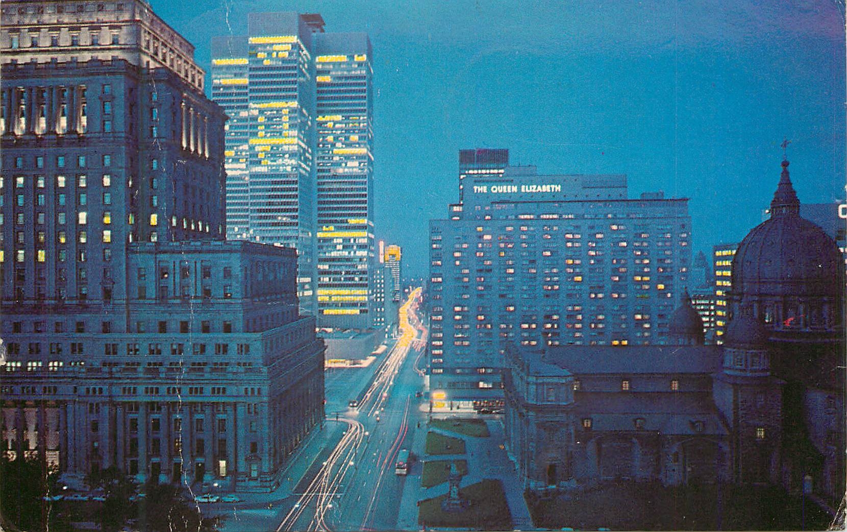 CPM Montreal P Q Canada Vue Nocturne de la Rue Dorchester