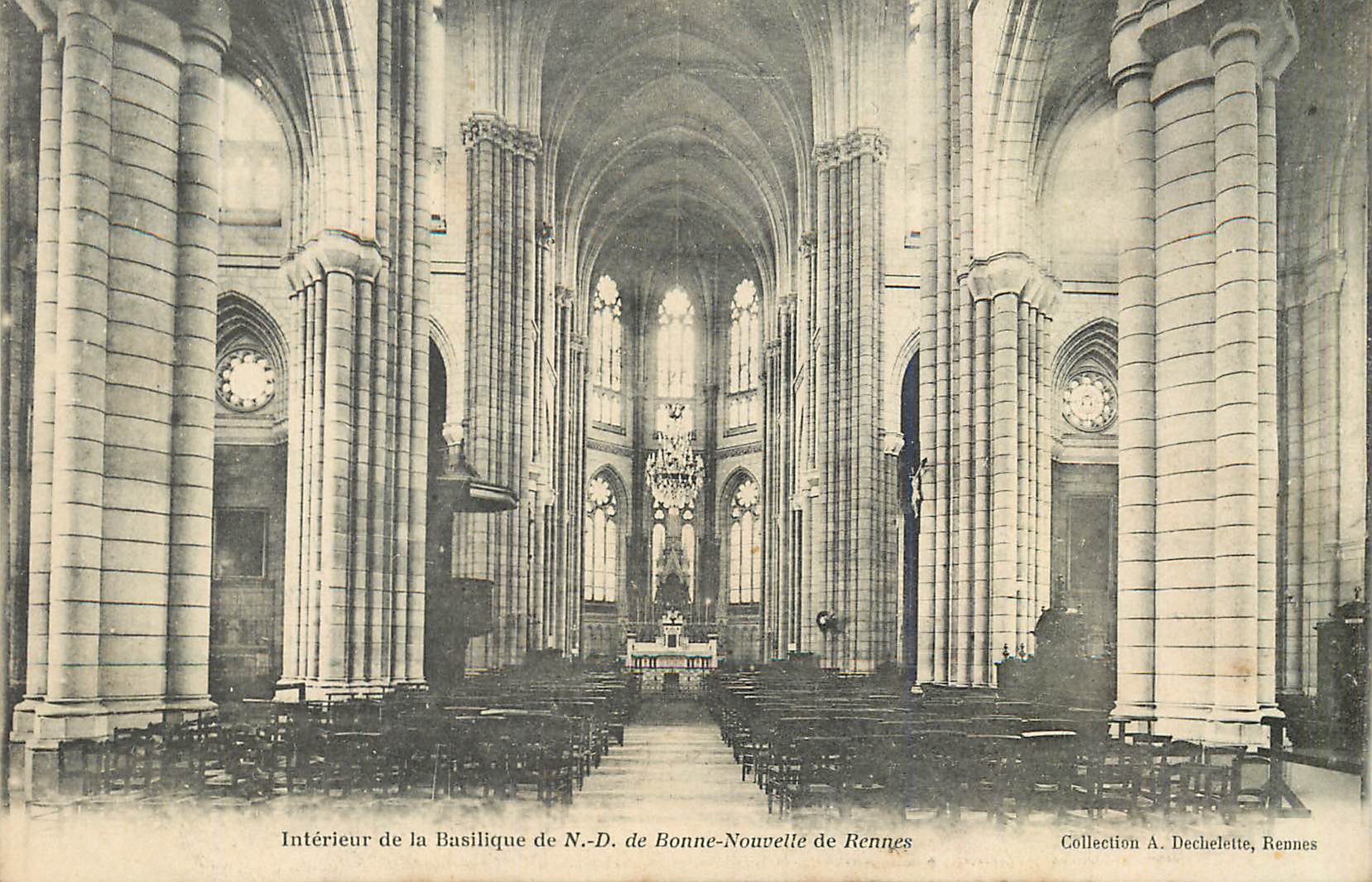 Intérieur de la Basilique N.-D. de Bonne-Nouvelle à Rennes — Collection A. Dechelette, Rennes