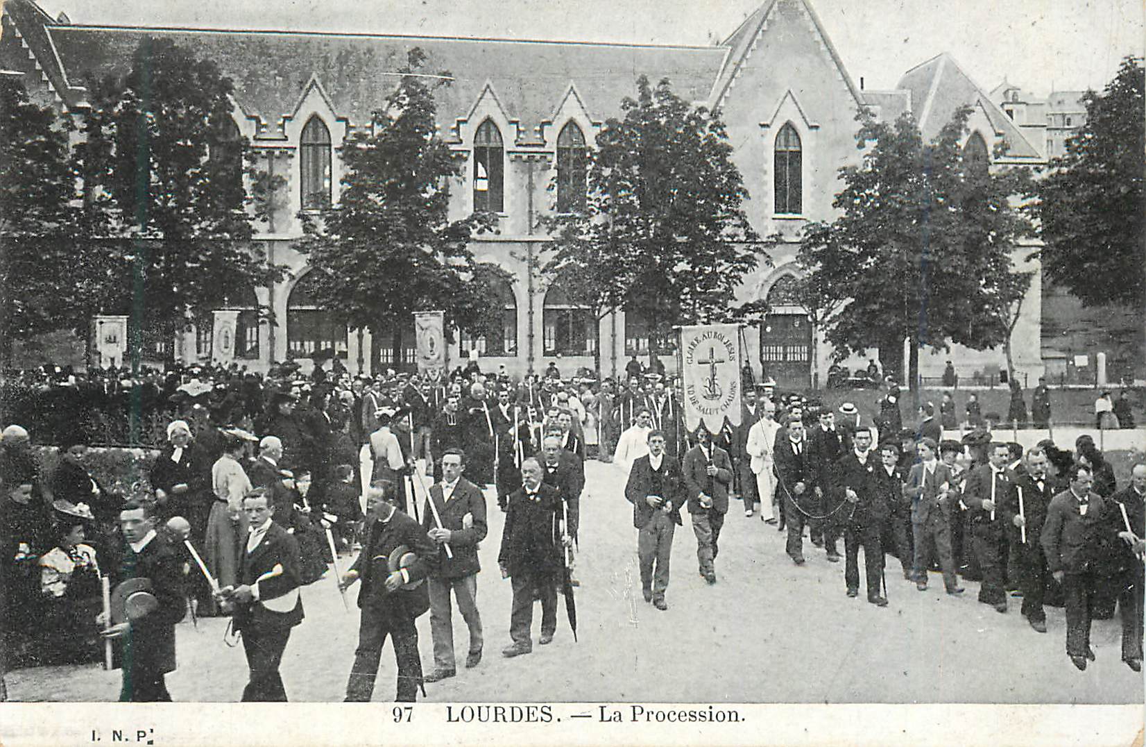 CPA Lourdes La Procession