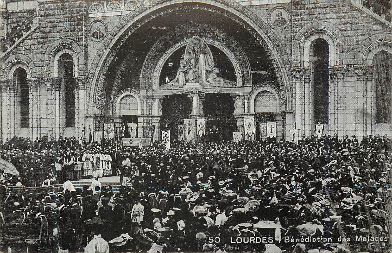 CPA Lourdes Benediction des Malades