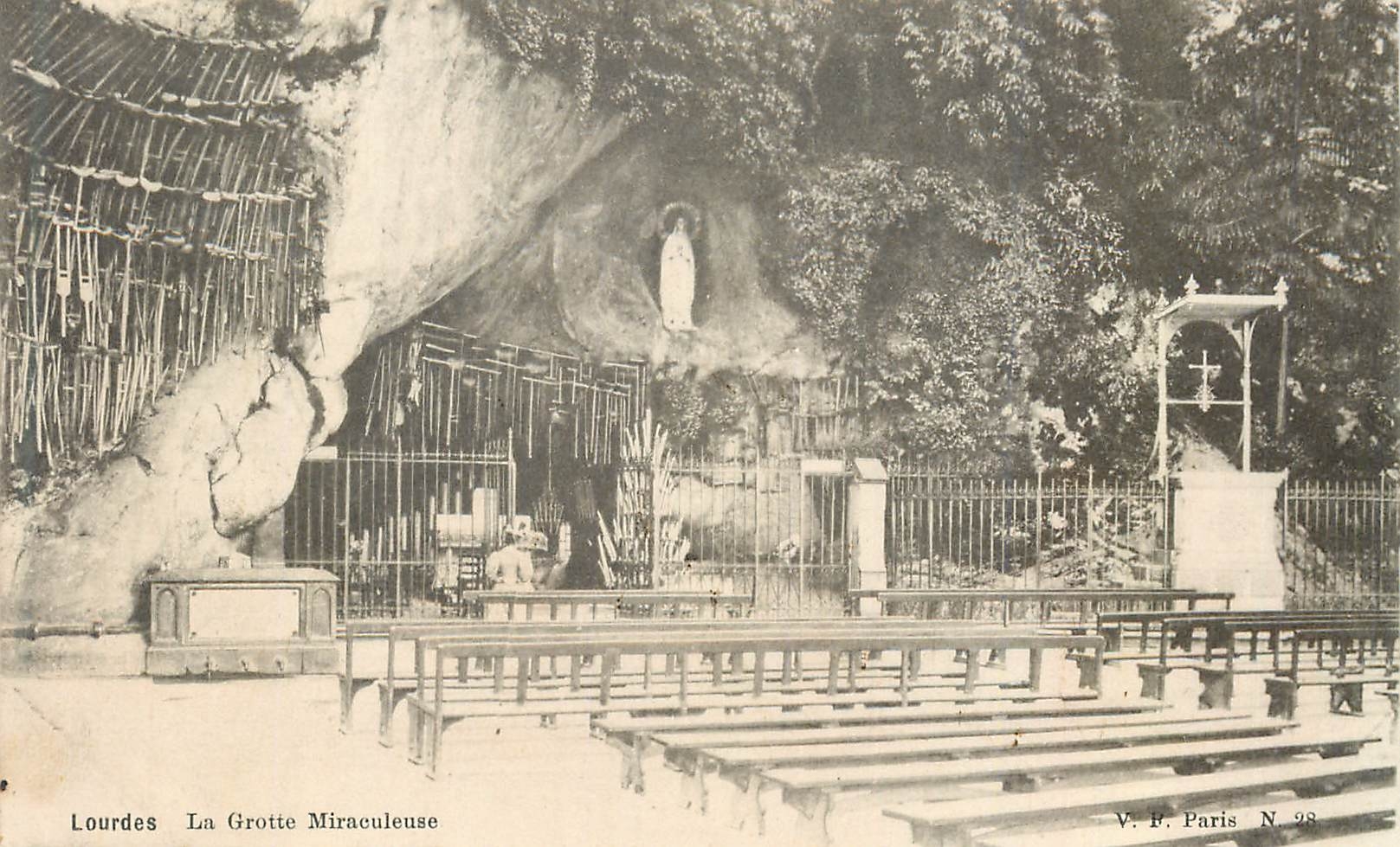 Lourdes — La Grotte Miraculeuse — V. B. Paris N° 98