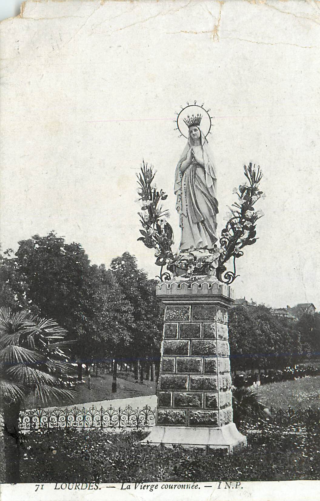 CPA Lourdes Vierge Couronnee