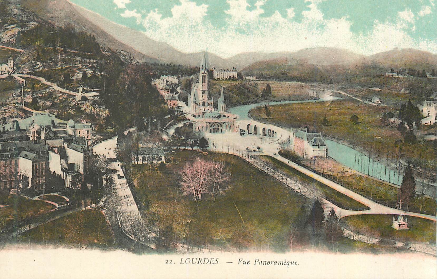 CPA Lourdes Vue Panoramique