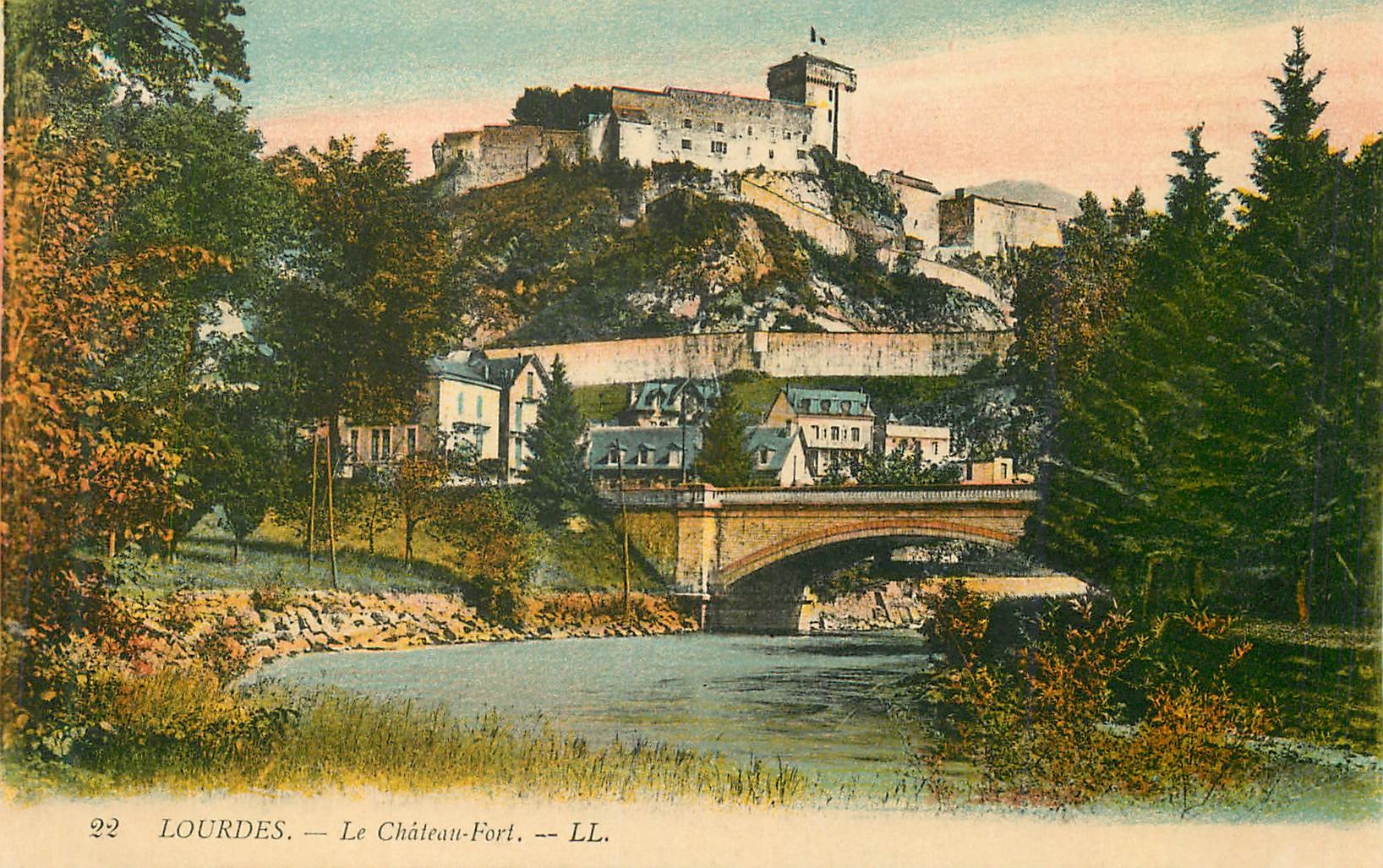 CPA Lourdes Chateau Fort