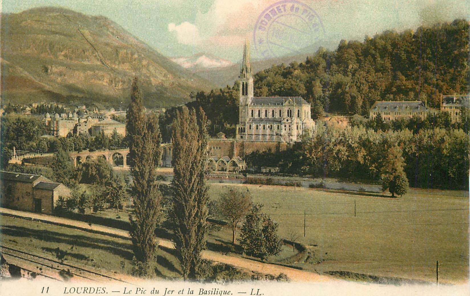 CPA Lourdes Le Pic du Jer et la Basilique