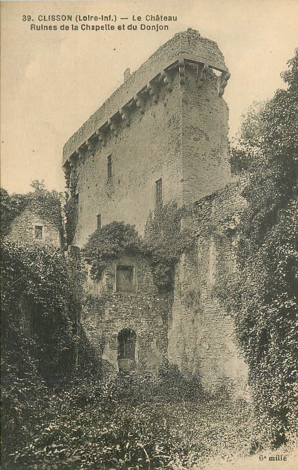 CPA Clisson (Loire Inf) Le Chateau Ruines de la Chapelle et du Donjon
