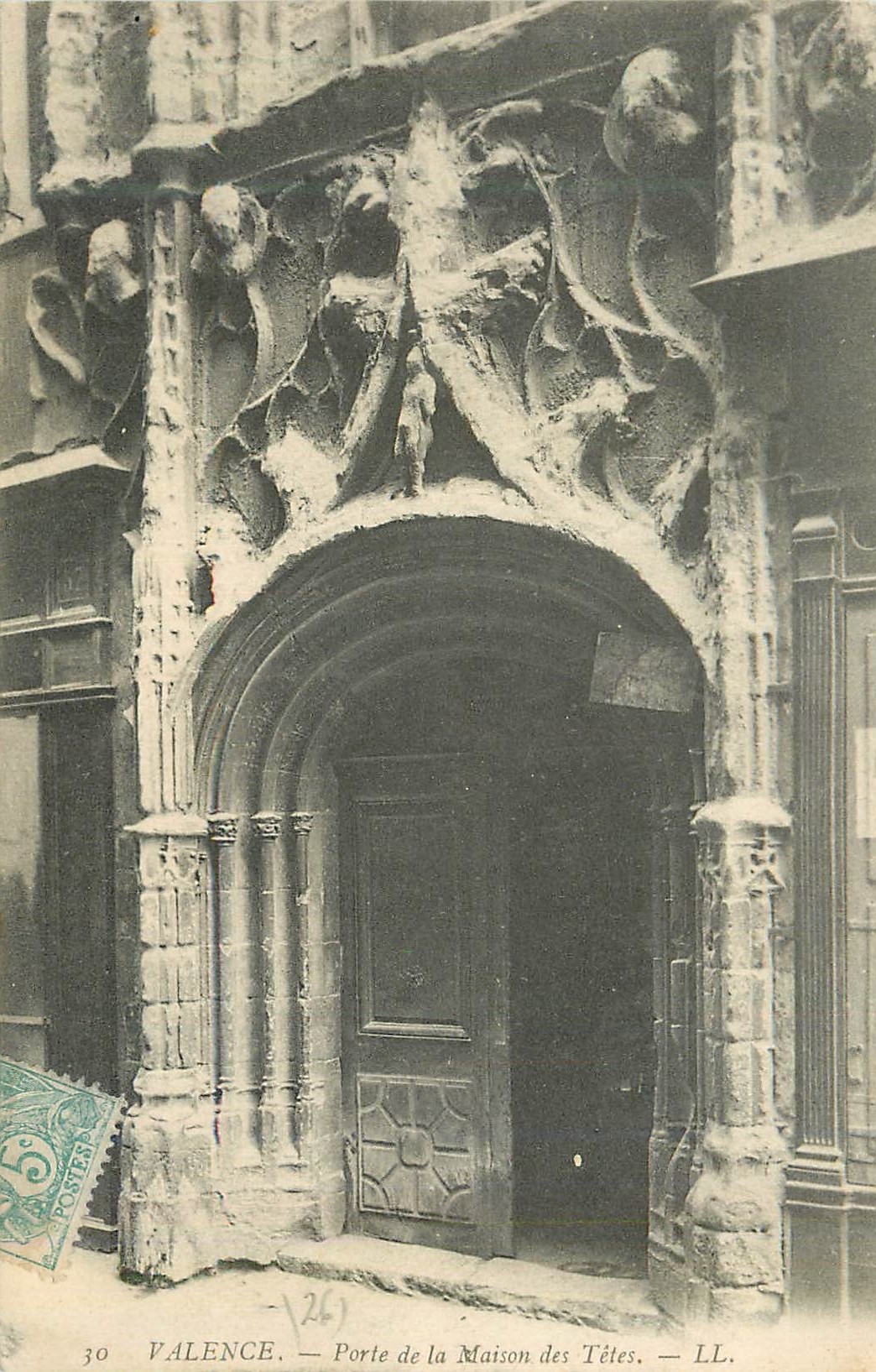 CPA Valence Porte de la Maison des Tetes