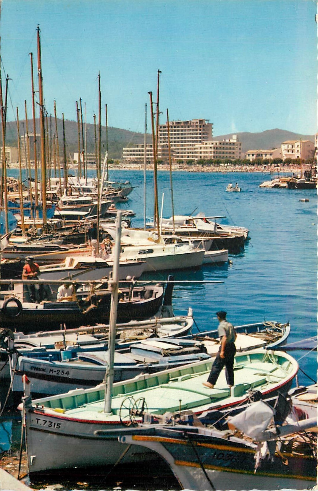 CPM La Cote des Maures Le Lavandou (Var) Le Port Bateaux
