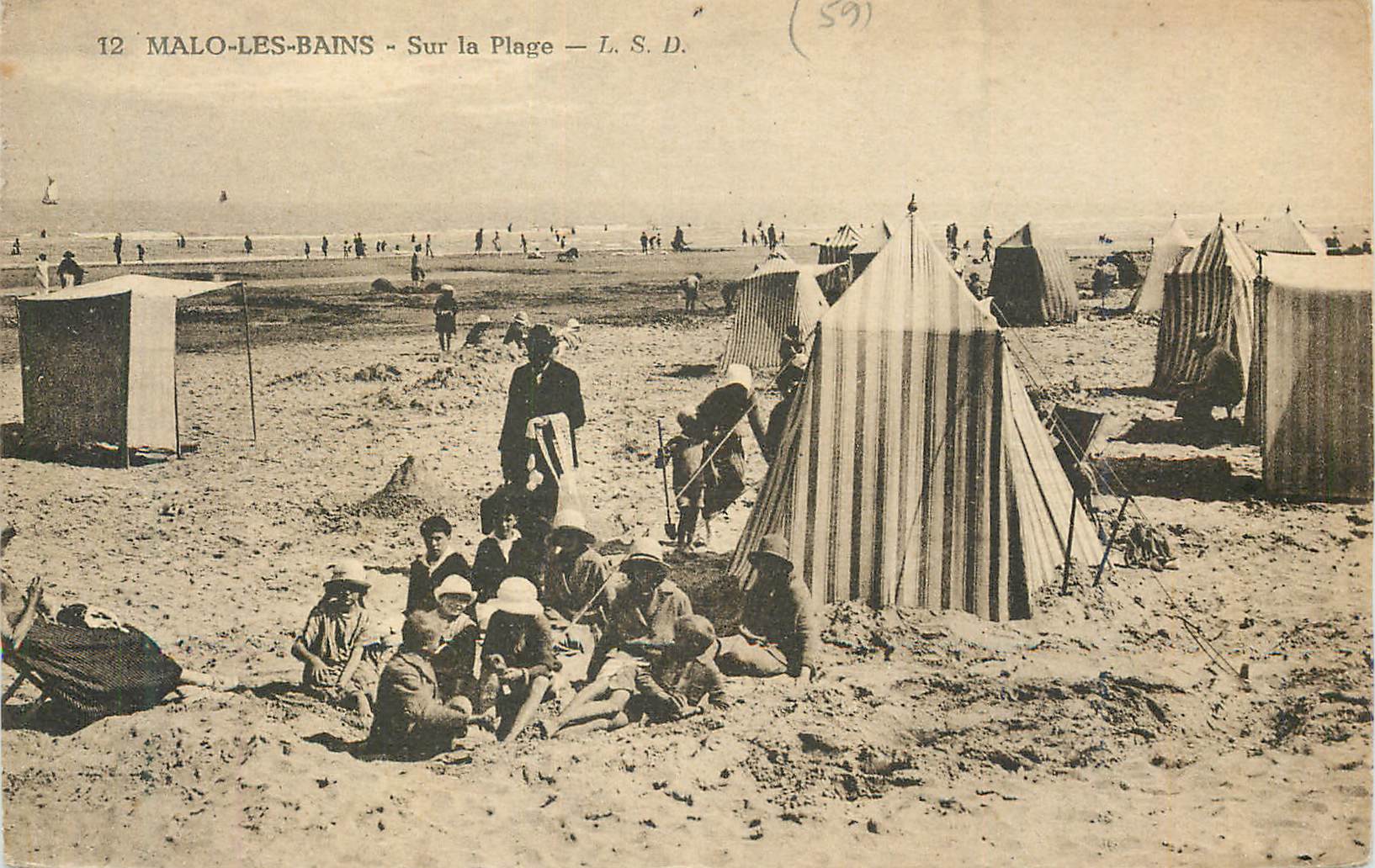 Malo-les-Bains — Sur la Plage — L. S. D.