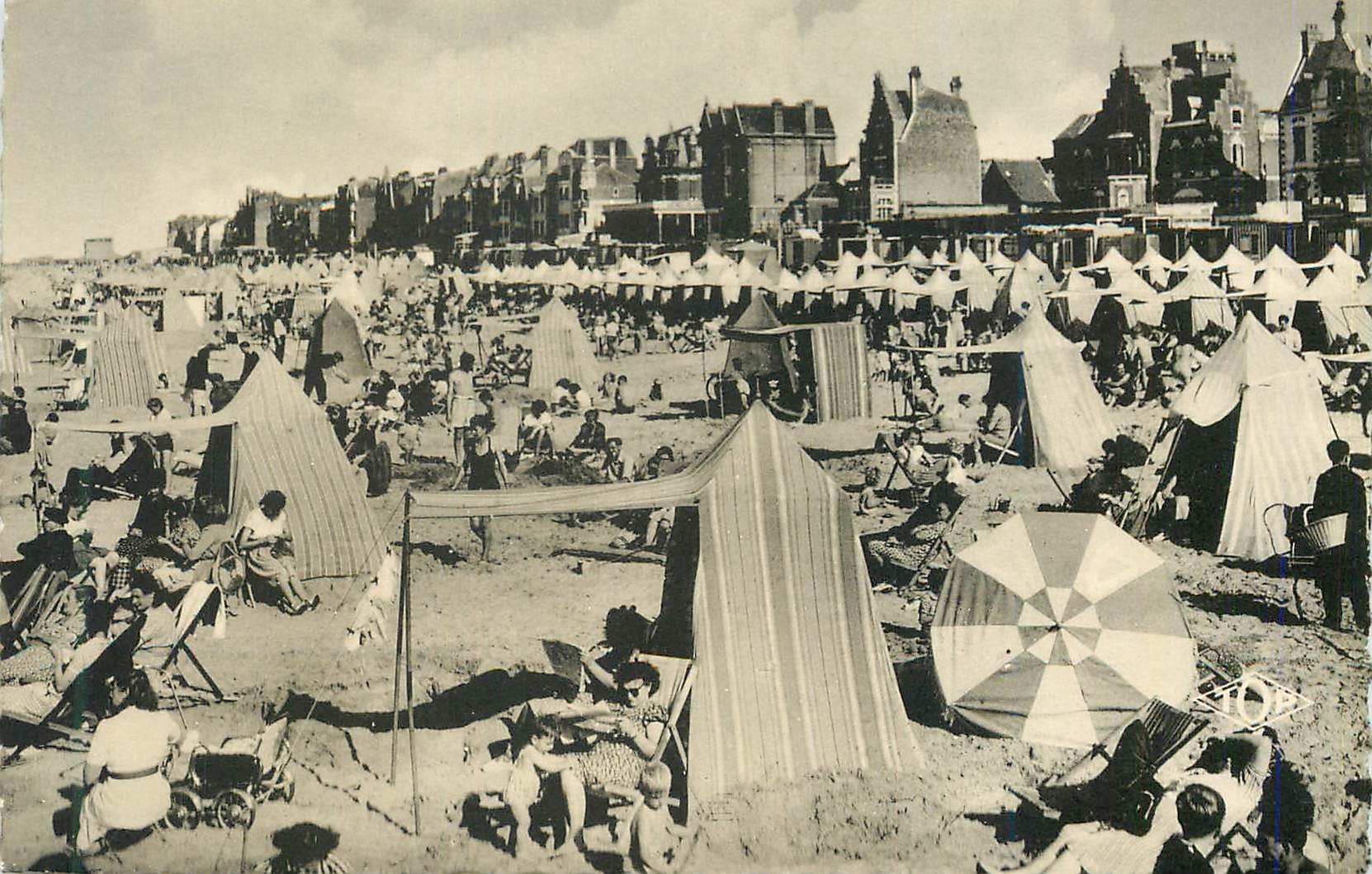 Malo-les-Bains (Nord) — Les Cabines — Édition J. Ton