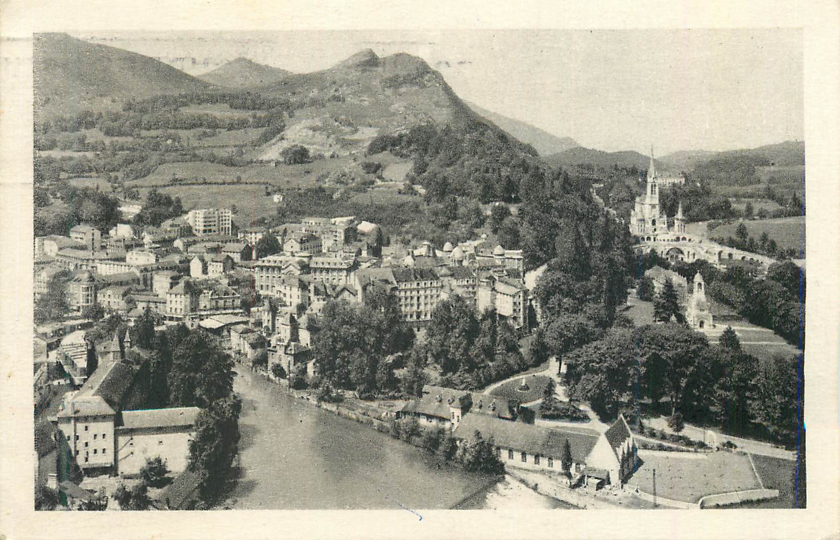 CPM Lourdes Vue Generale prise du Chateau