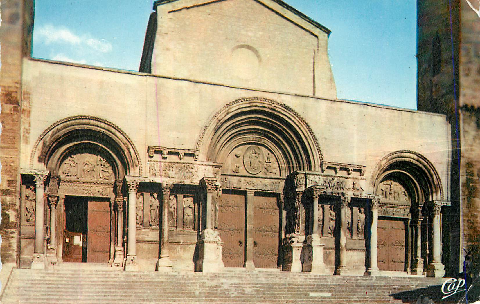CPM Saint Gilles du Gard Facade de l'Eglise