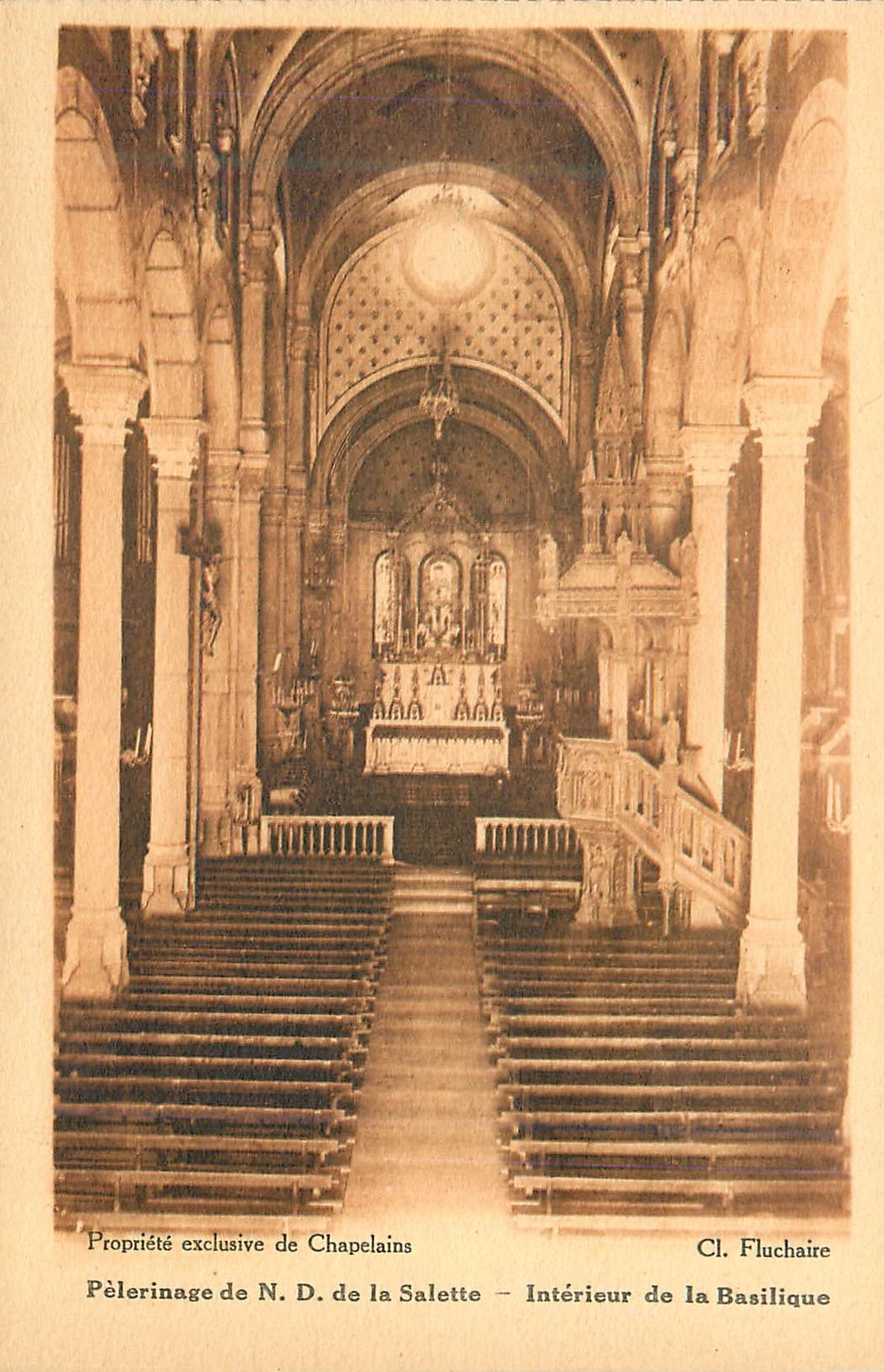 CPA Pelerinage de N D de la Salette Interieur de la Basilique