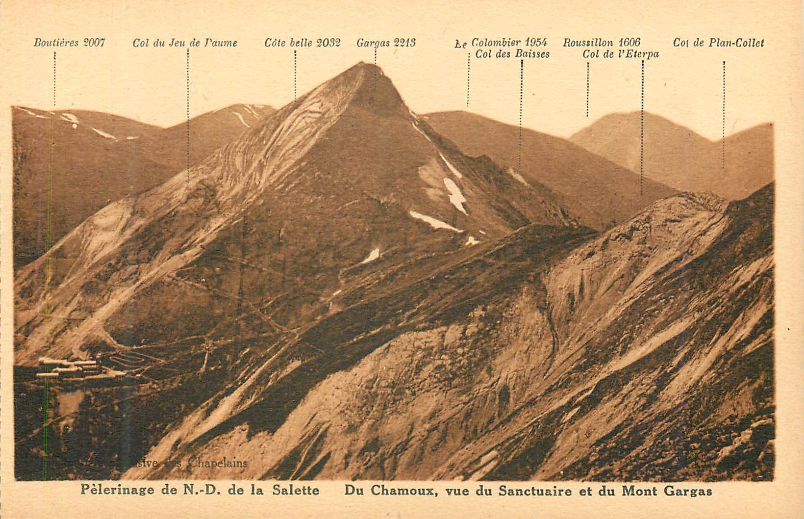 Pèlerinage de N.-D. de la Salette — Du Chamoux, vue du Sanctuaire et du Mont Gargas — Éditeur : Imprimerie des Chapelains
