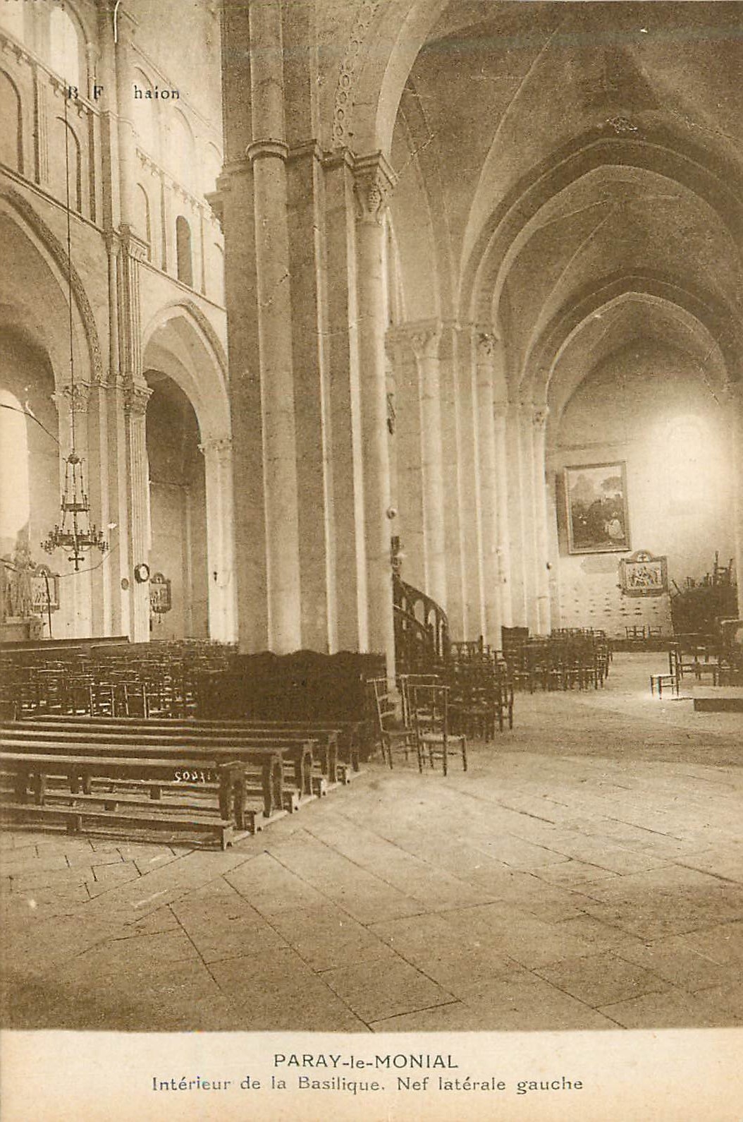 Paray-le-Monial — Intérieur de la Basilique. Nef latérale gauche — B.F. Haïton