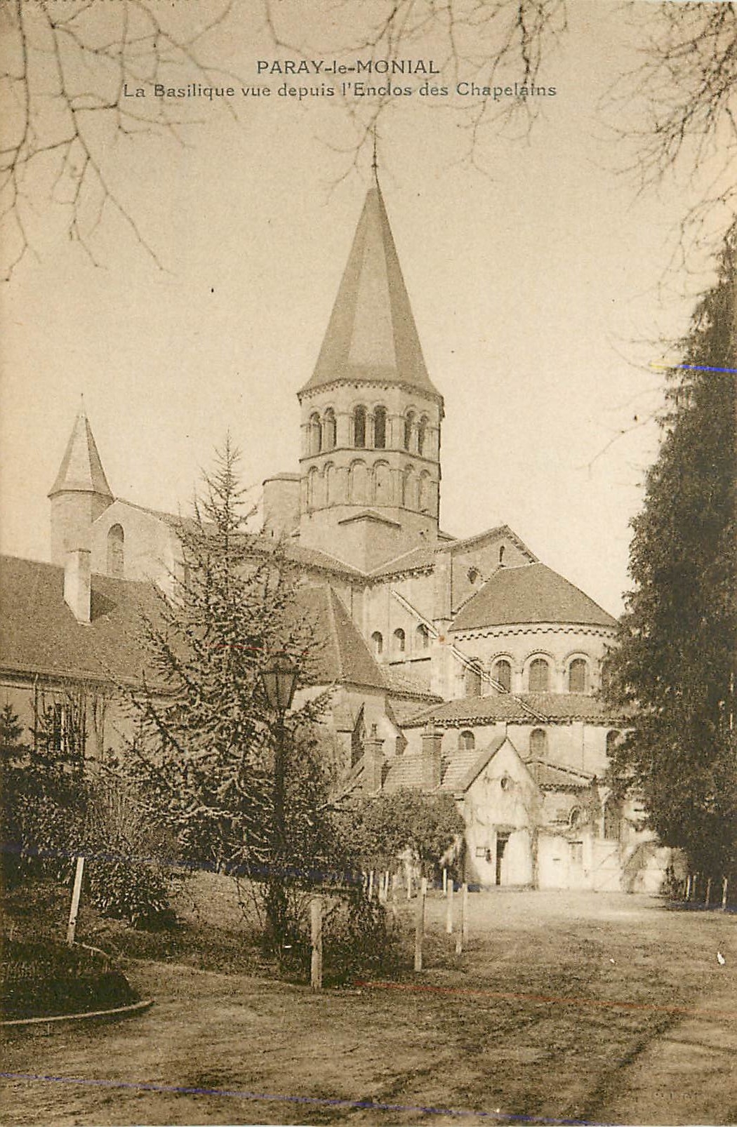 CPA Paray le Monial la Basilique vue depuis l'Enclos des Chapelains