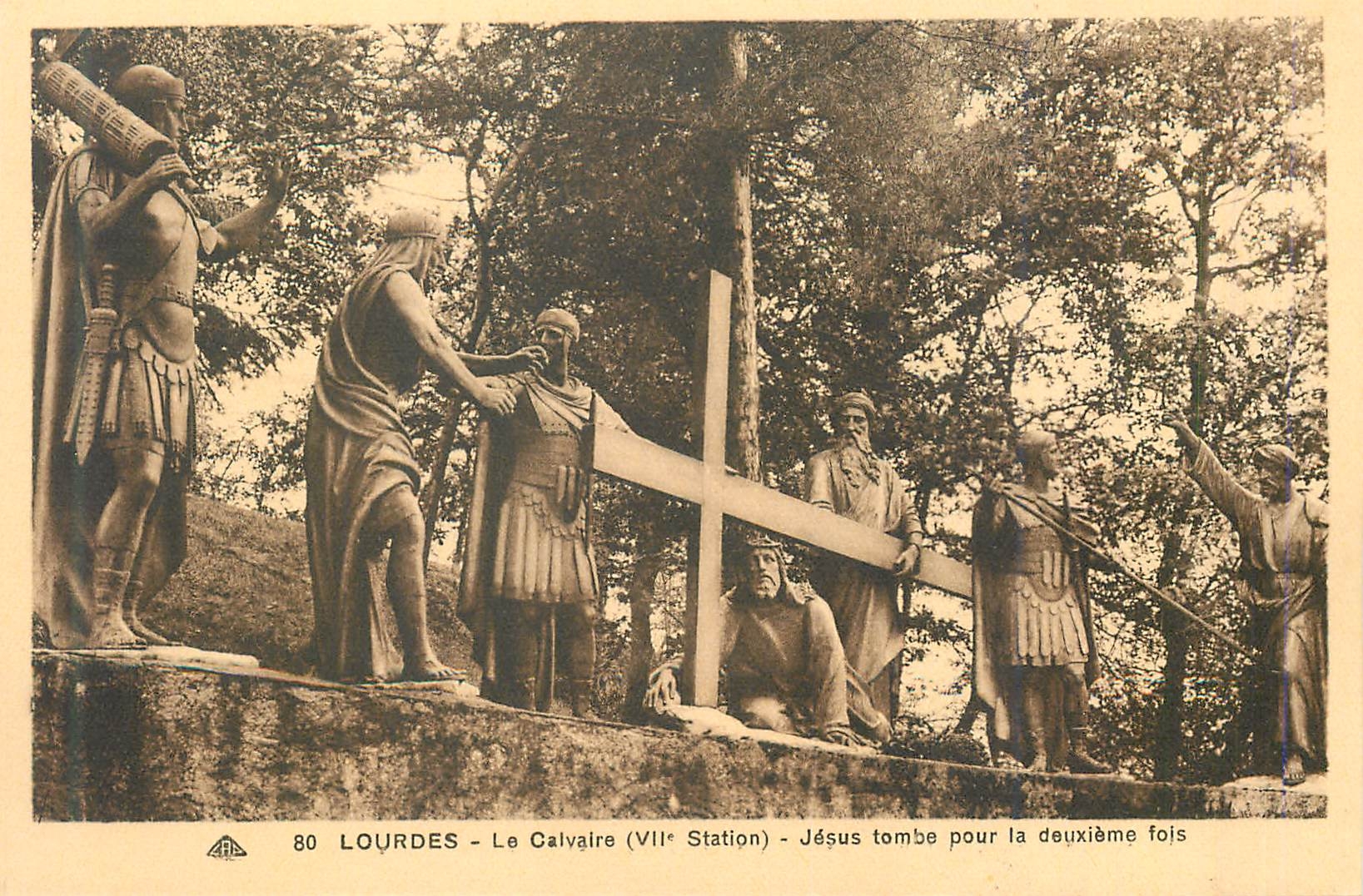 CPA Lourdes le Calvaire (VIIe station) Jesus Tombe pour la Deuxieme Fois
