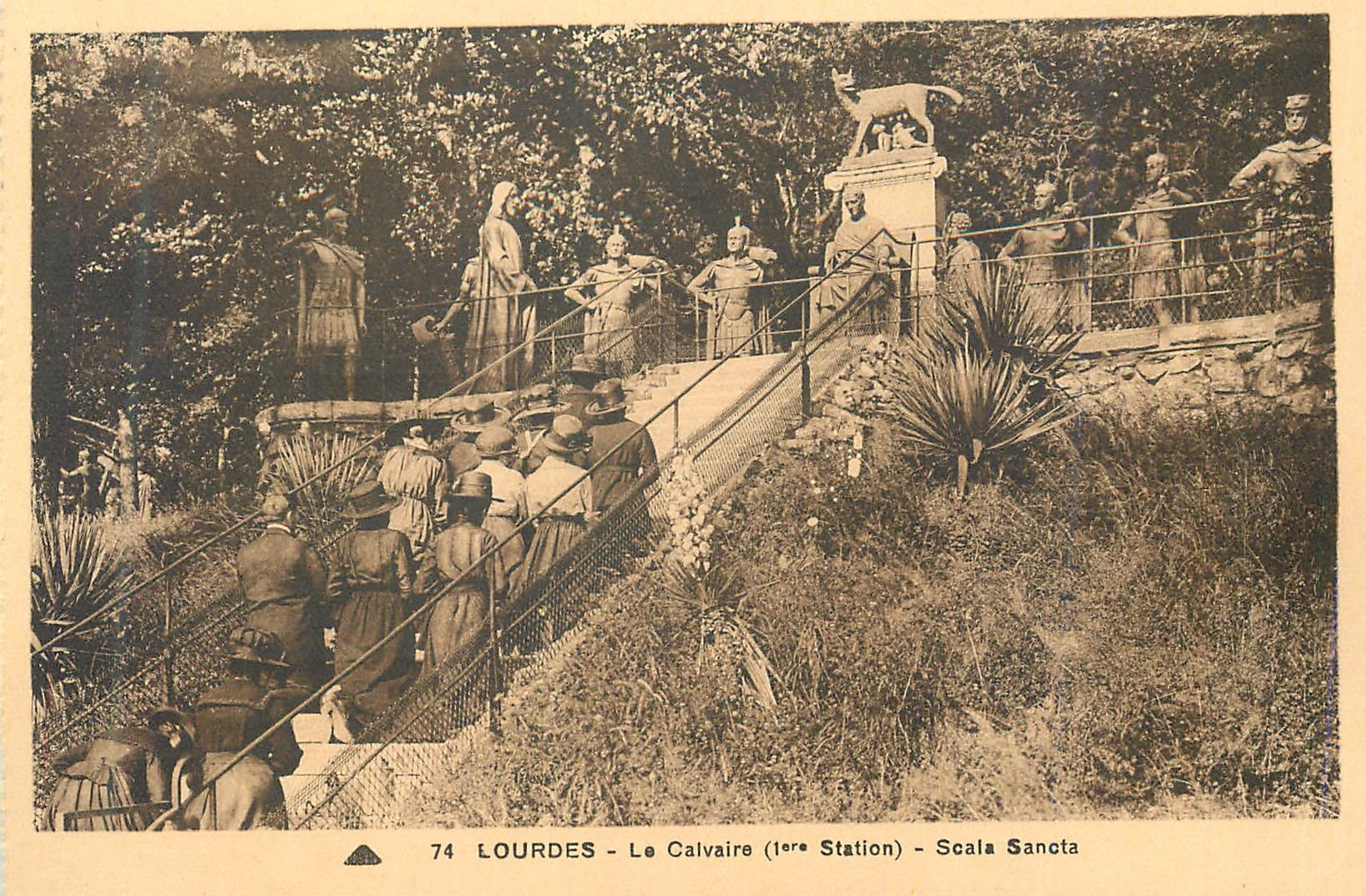 CPA Lourdes le Calvaire (1ere station) Scala Sancta