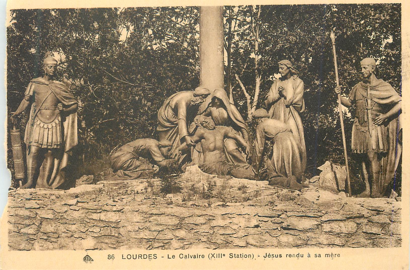 CPA Lourdes le Calvaire (XIIIe station) Jesus Rendu a sa Mere 