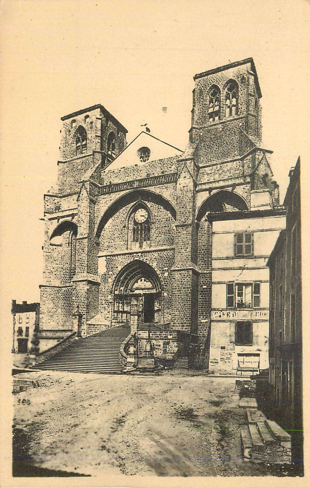 Église de La Chaise-Dieu — vue de la façade — Imp. Levy et Neurdean, Paris
