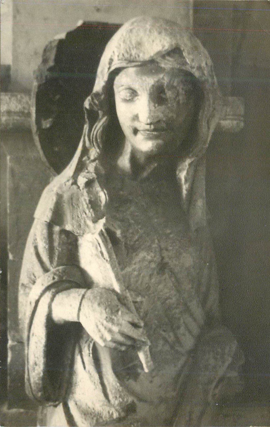 Statue de la Vierge à l'Enfant — Photo G.A.C.