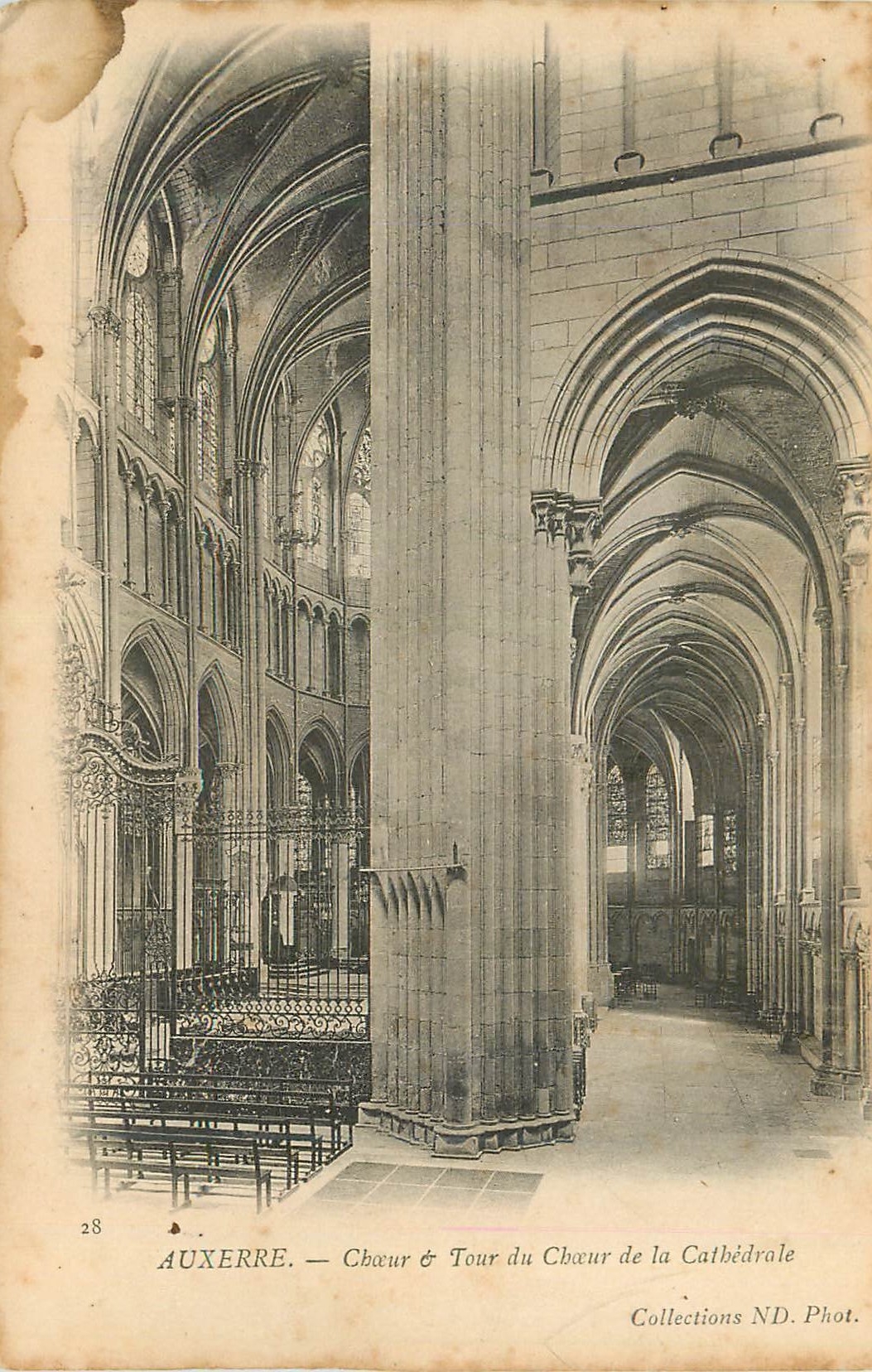 CPA Auxerre Choeur et Tour du Choeur de la Cathedrale