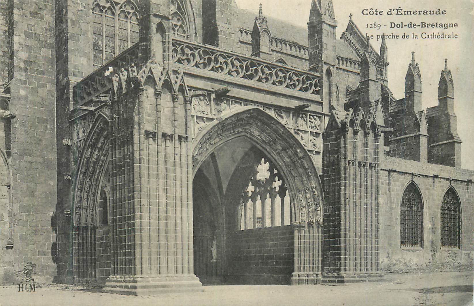 Côte d'Émeraude - Dol-de-Bretagne — Le porche de la Cathédrale — HCM