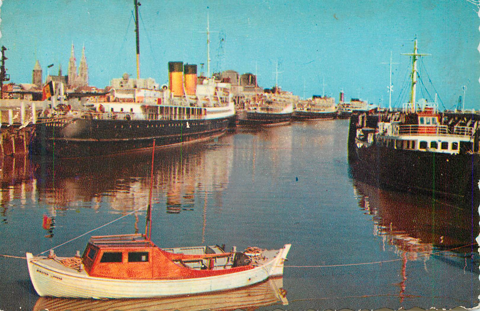 CPM Ostende les Malles Ostende Douvres Bateaux