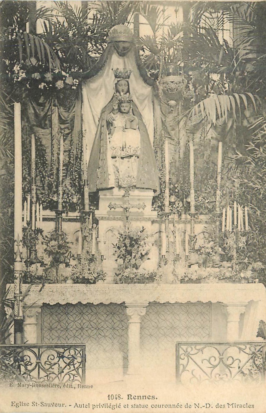 Église Saint-Sauveur - Autel privilégié et statue couronnée de N.-D. des Miracles — E. Mary-Roussellière, édit., Rennes