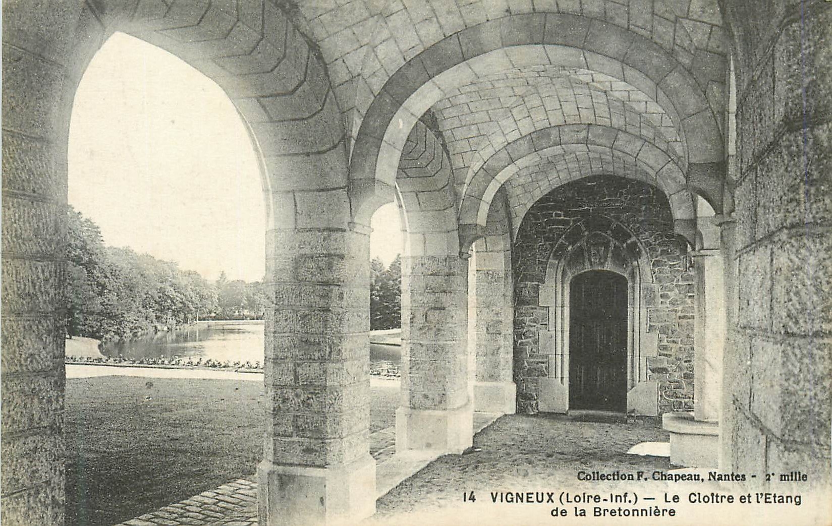 CPA 14 vigneux (loire inf) le cloitre et l etang de la bretonniere
