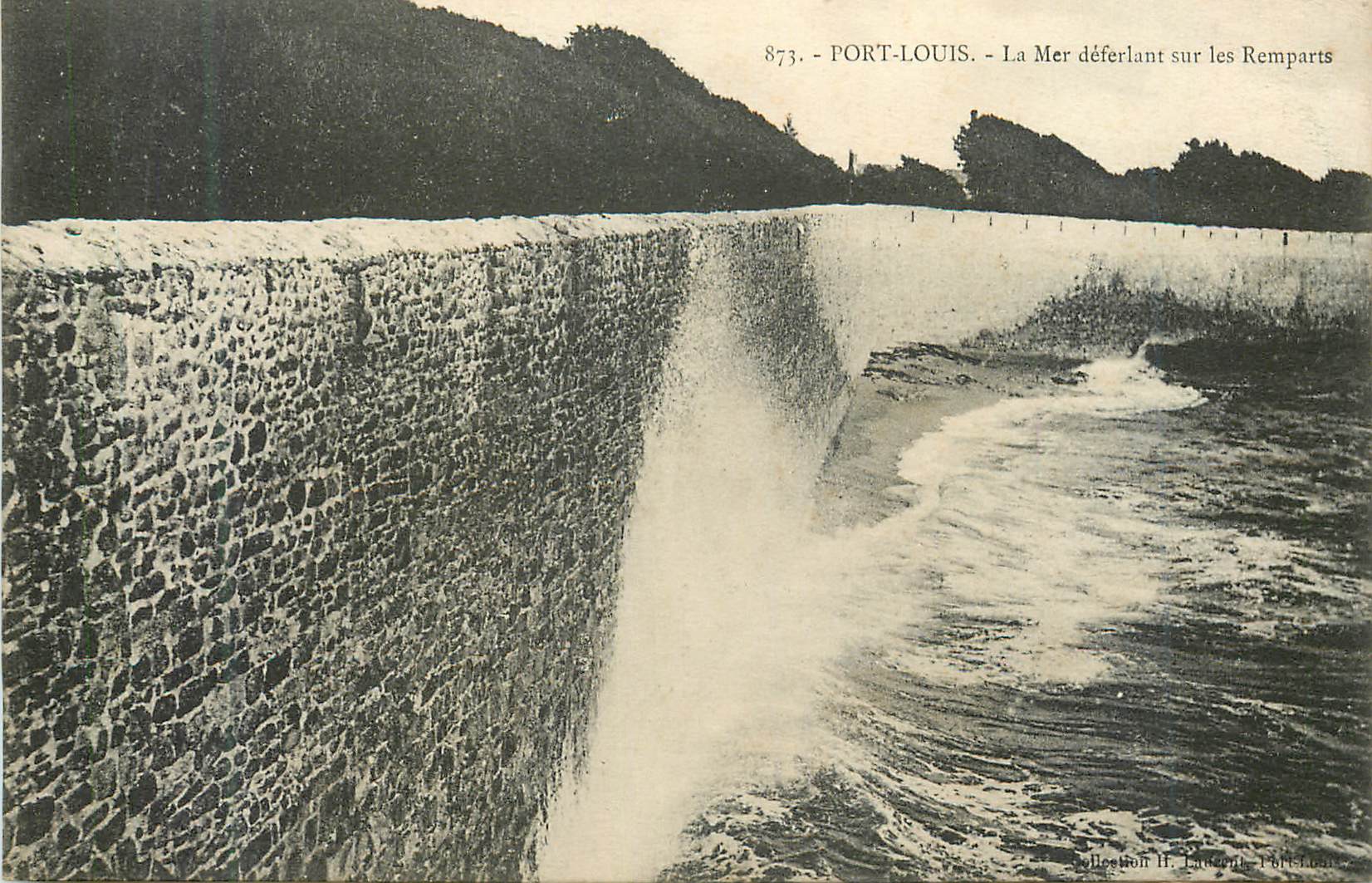 Port-Louis — La Mer déferlant sur les Remparts — Collection H. Lacroix, Paris