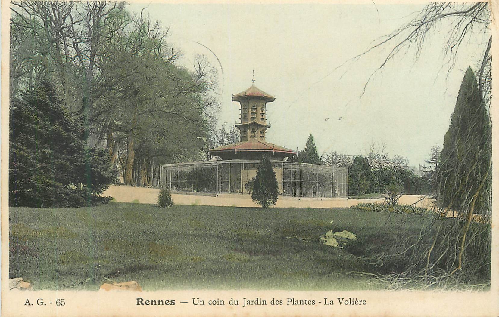 CPA A g 65 rennes un coin du jardin des plantes la voliere