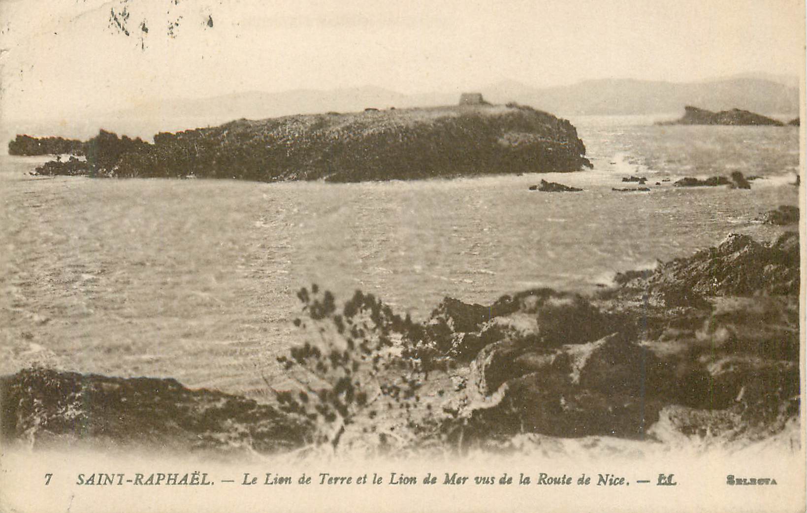 CPA 7 saint raphael le lion de terre et le lion de mer de la route de nice