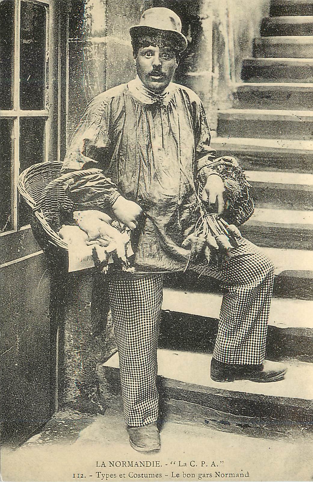 CPM La normandie la c p a 112 types et costumes le bon gars normand Folklore