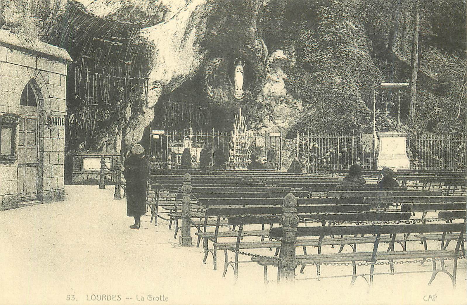 CPM 53 lourdes la grotte
