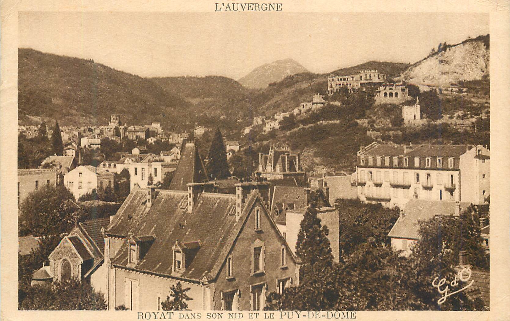 CPM L auvergne royat dans son nid et le puy de dome