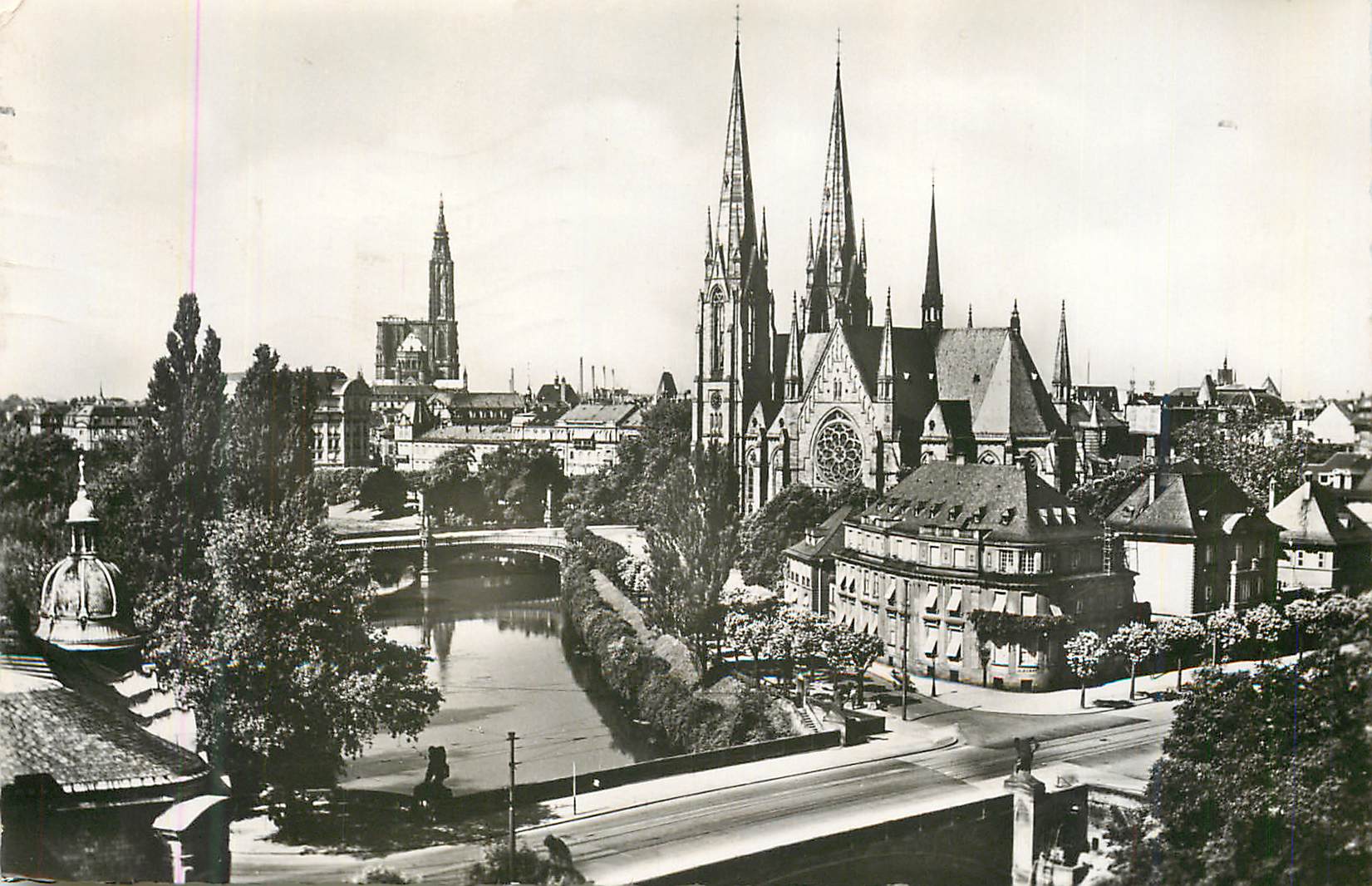 CPM Strassbourg l eglise protestante st paul et la cathedrale
