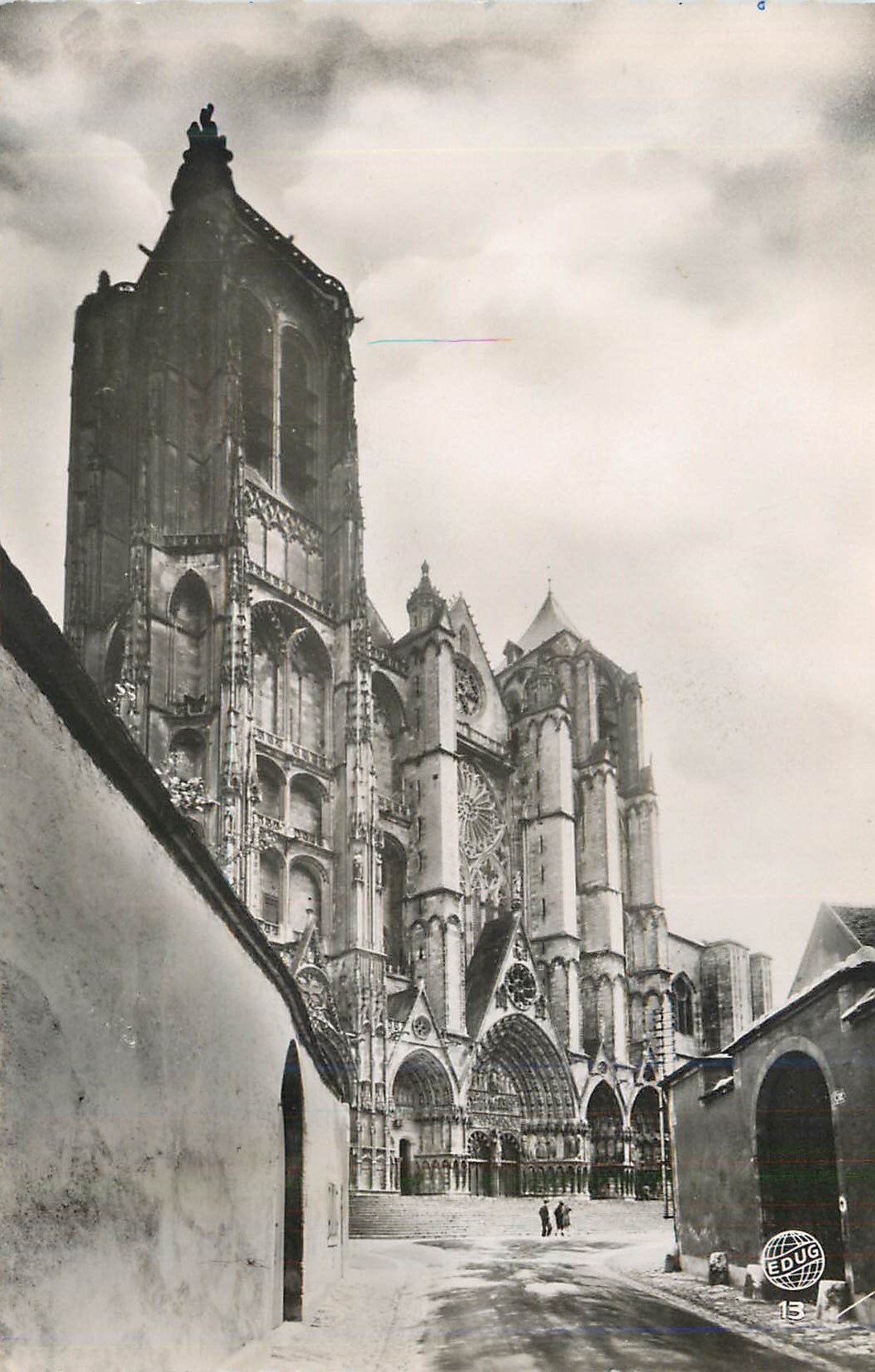 CPM 13 bourges la cathedrale vue de face