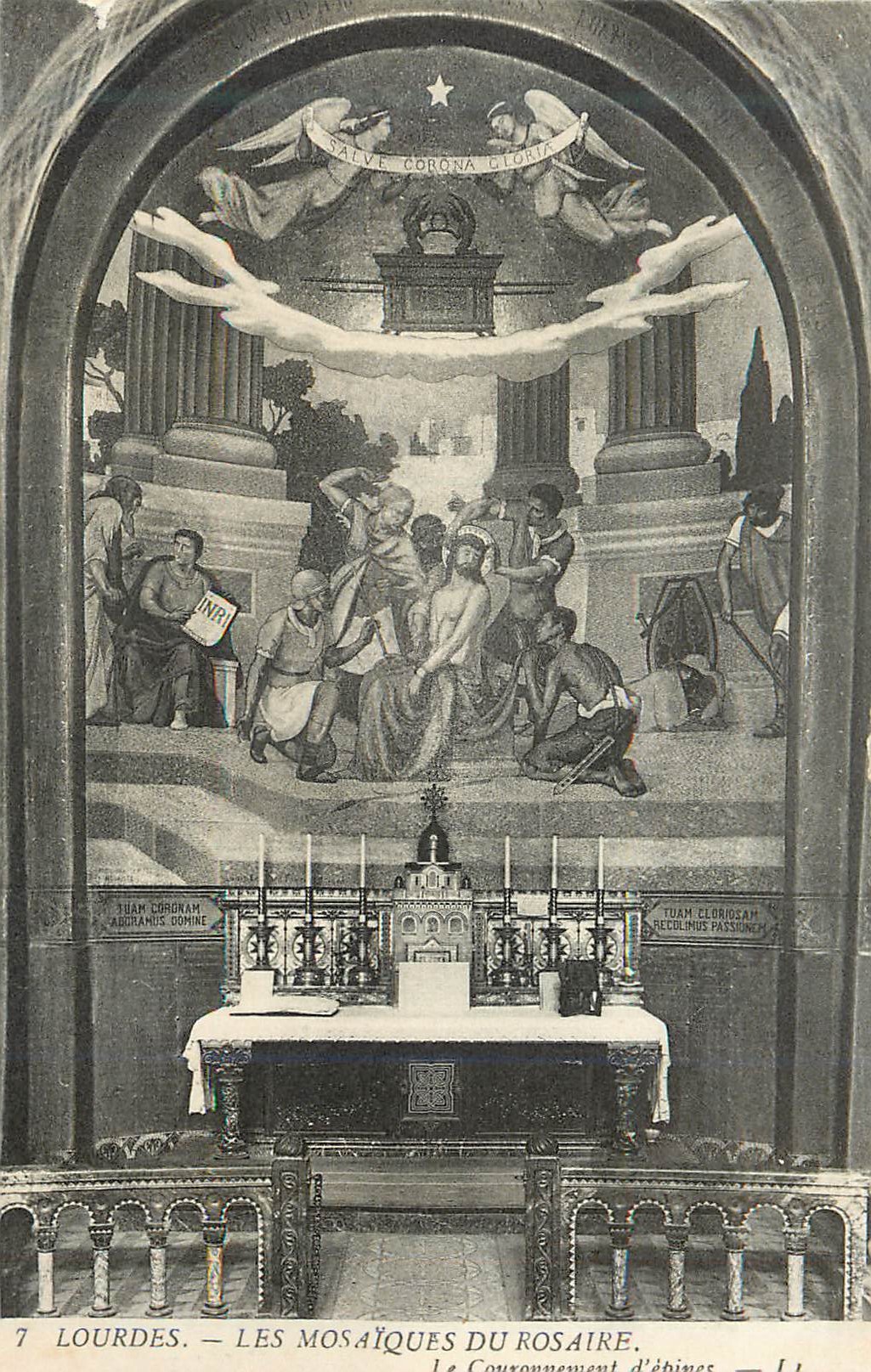 CPA 7 lourdes les mosaiques du rosaire le couronnement