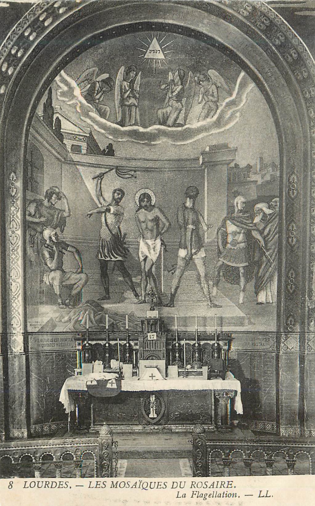 CPA 8 lourdes les mosaiques du rosaire la flagellation
