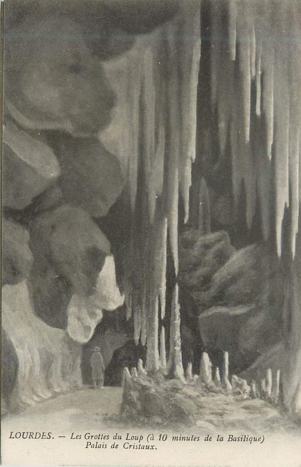 CPA Lourdes grottes du loup (a 10 minutes de la basilique) palais de cristaux