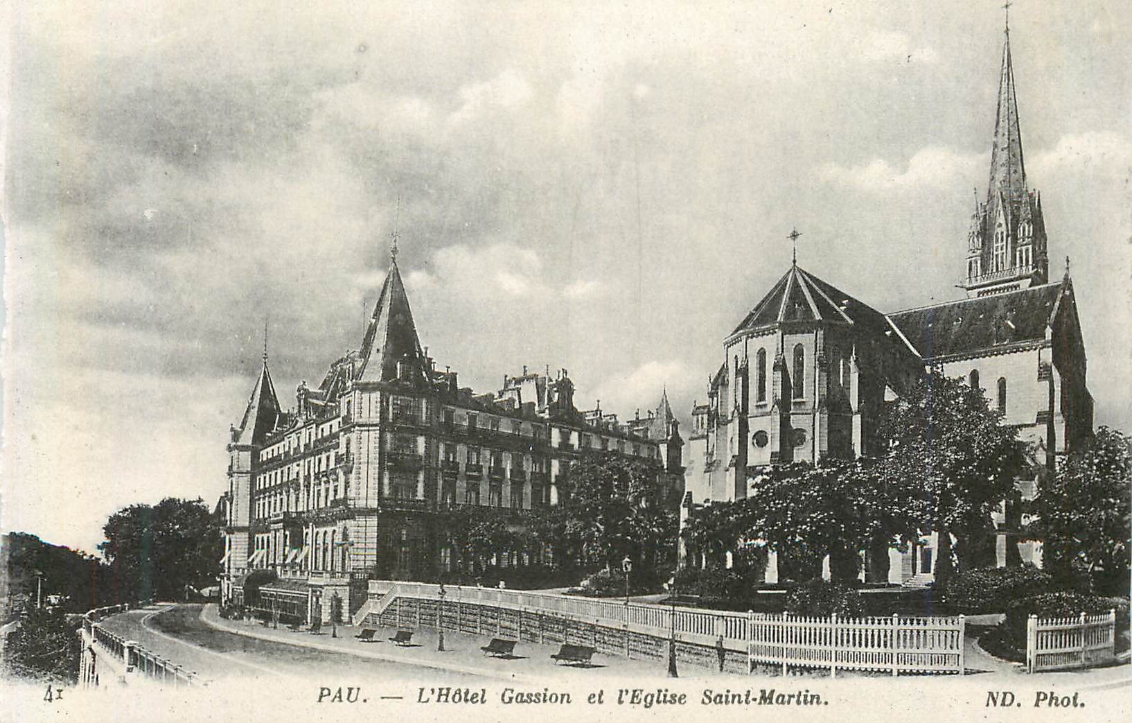 Antike Ansichtskarte Pau das Hotel Gassion und die Kirche Saint Martin