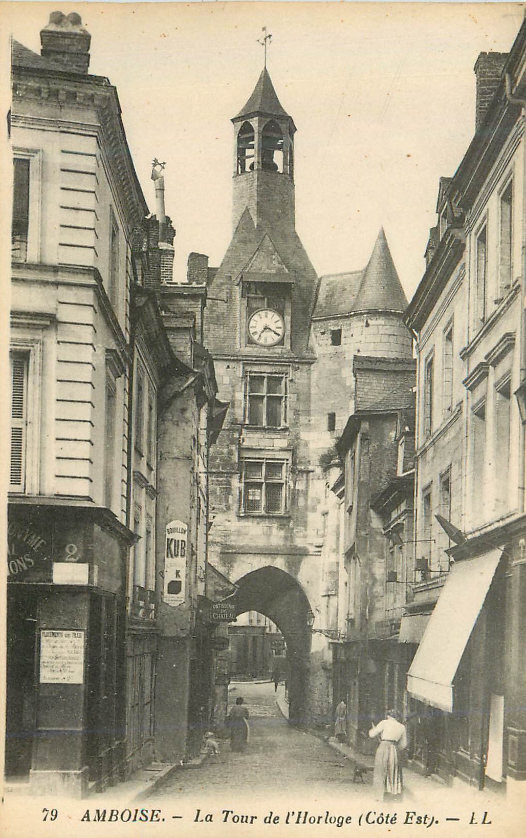 CPA 79 amboise la tour de l horloge (cote est)